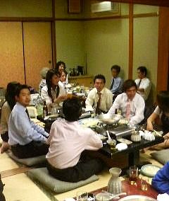 みんなで楽しくお食事会♪