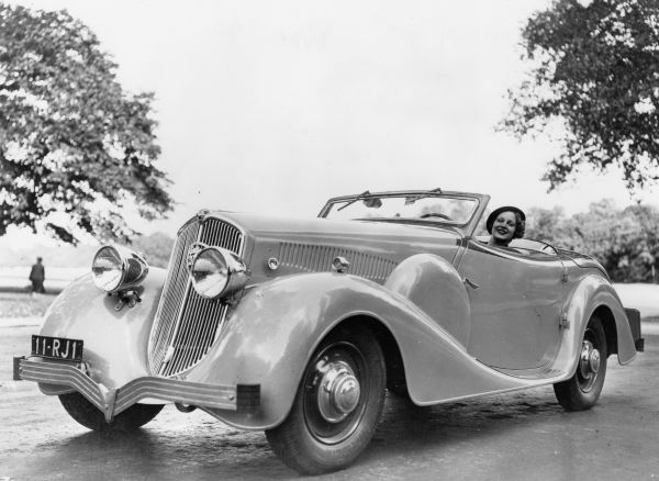 PEUGEOTの歴史　☆301