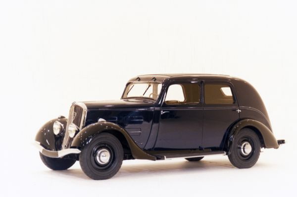 PEUGEOTの歴史　☆401