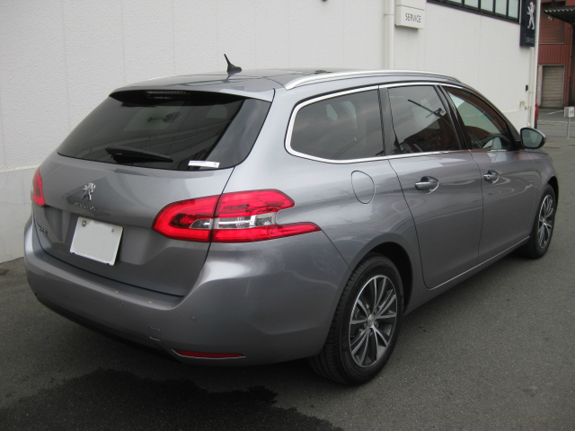 シルバーではなくグレー