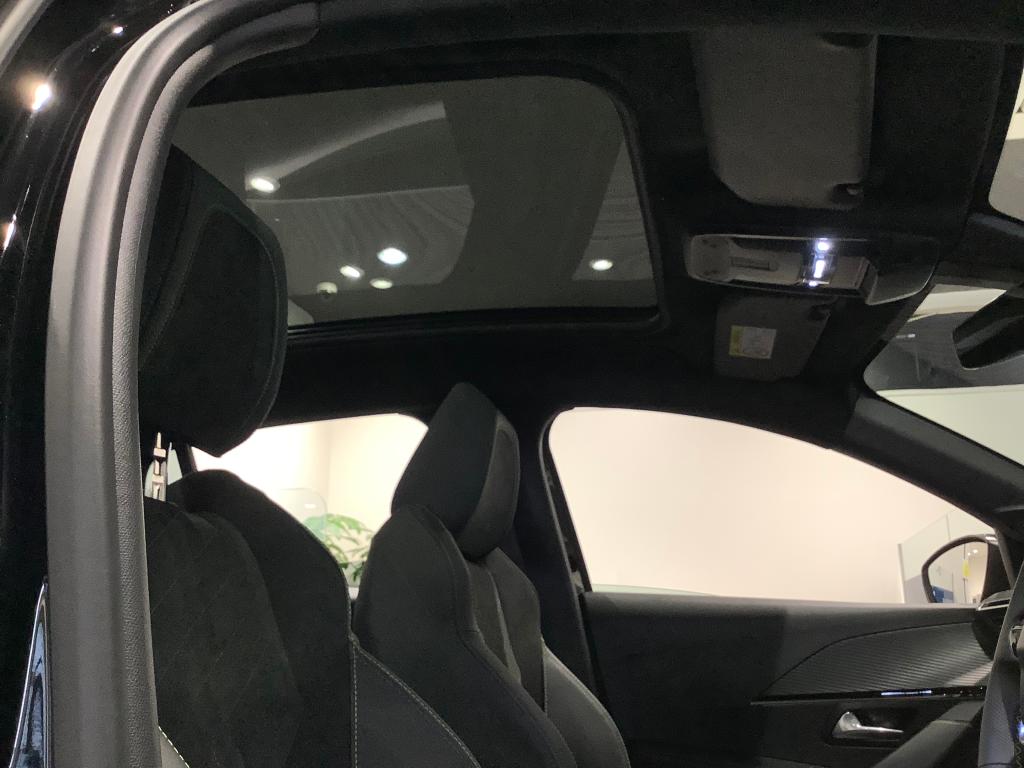 ボンジュ～ル吹田　即納車ご案内『208GTパノラミックサンルーフ　ペルラネラブラック』