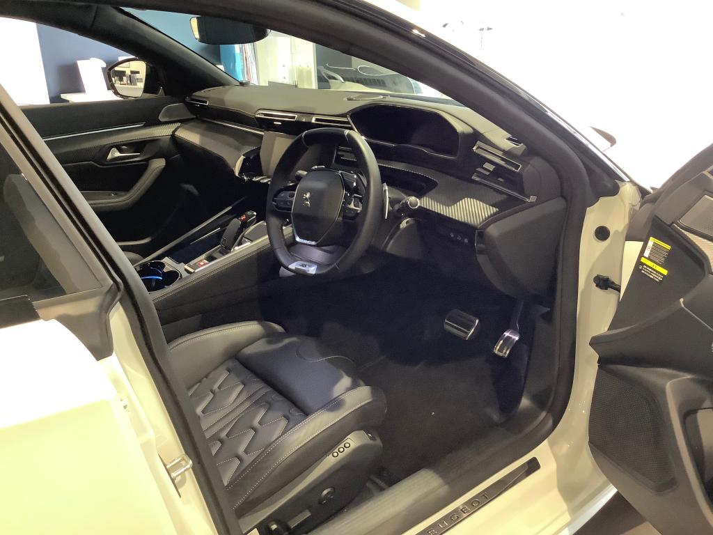 認定中古車ご案内『508SWガソリン車　パールホワイト』