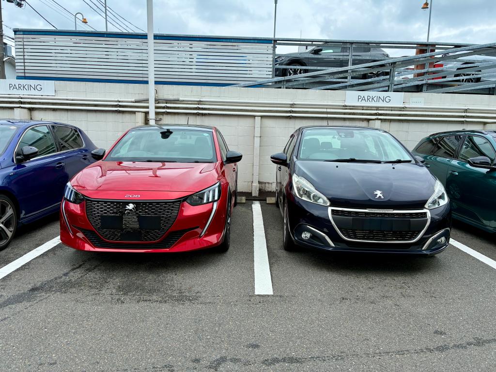 ボンジュ～ル吹田「2022年式　208GT　エリクサーレッド」ご納車